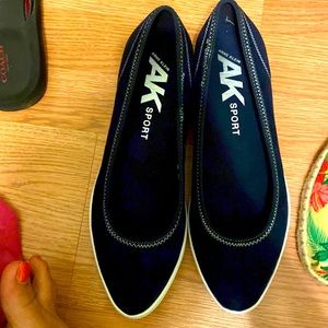 women’s anne klein blue shoes size 8.5